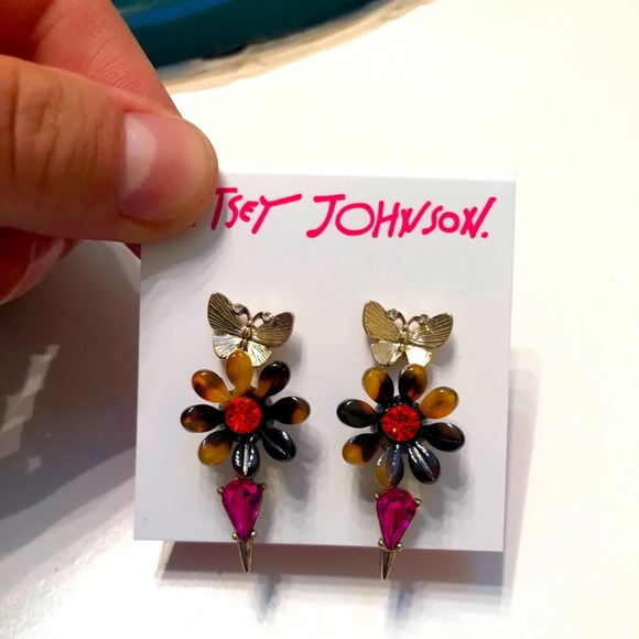 NEW BETSEY JOHNSON STUD EARRINGS - Picture 1 of 1